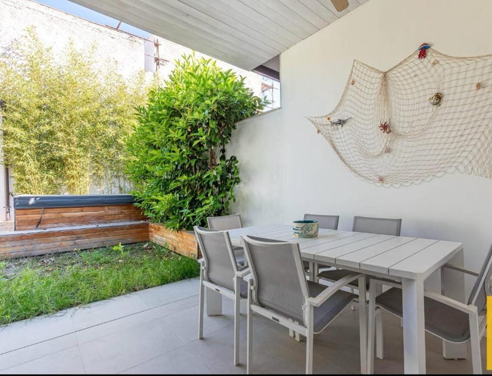Garden, Balcony/Terrace