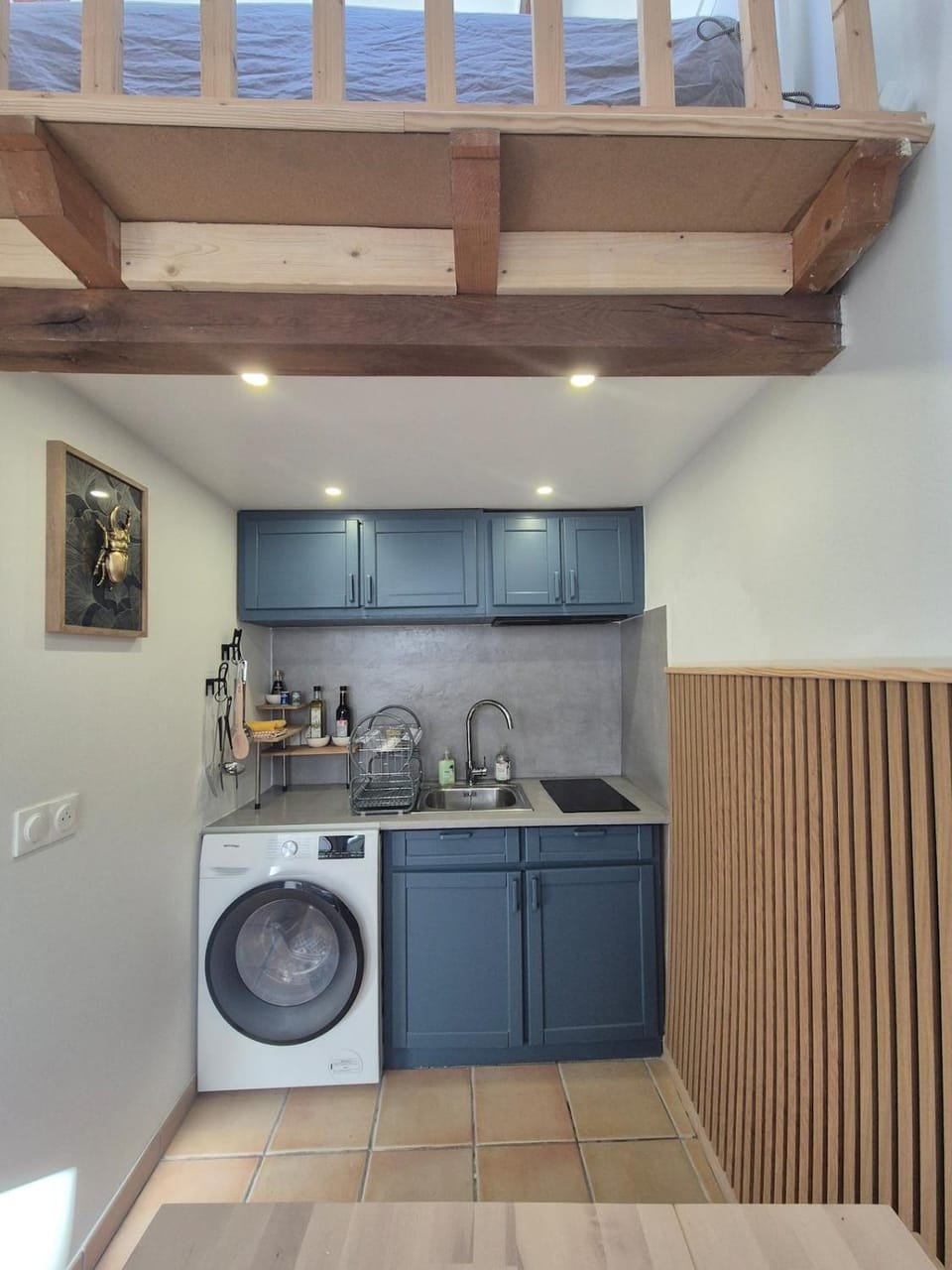 Kitchen or kitchenette, stove