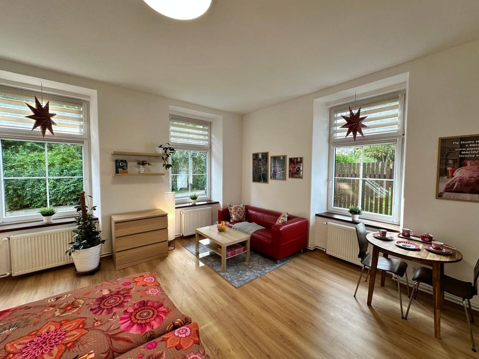 Living room, Seating area