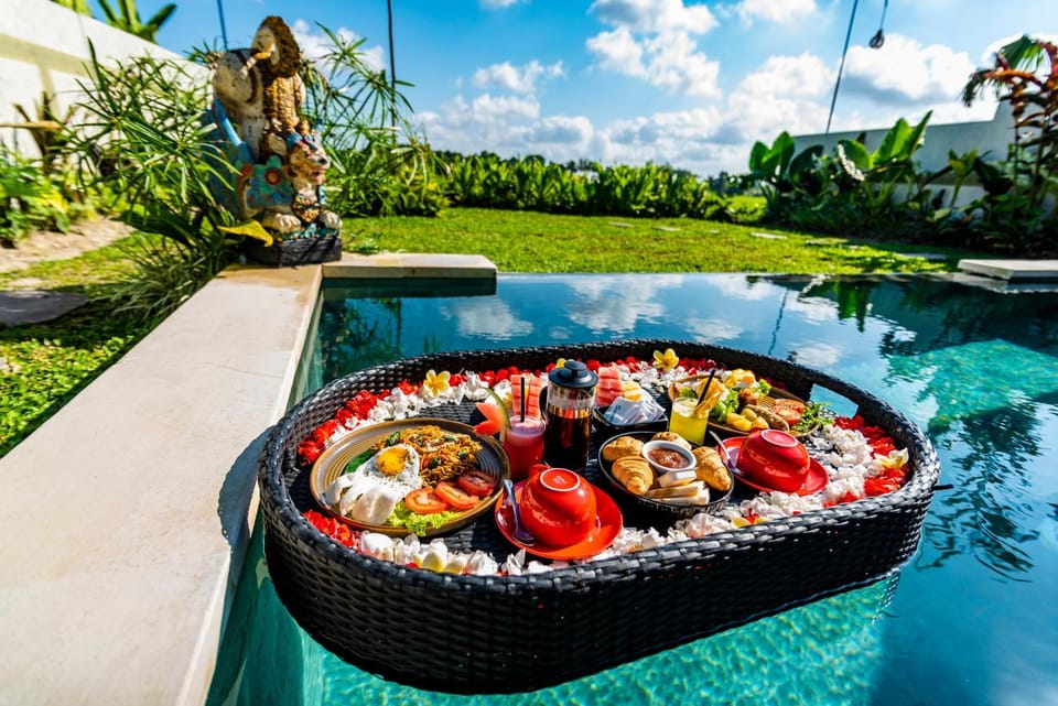 Garden view, Pool view, Swimming pool, group of guests