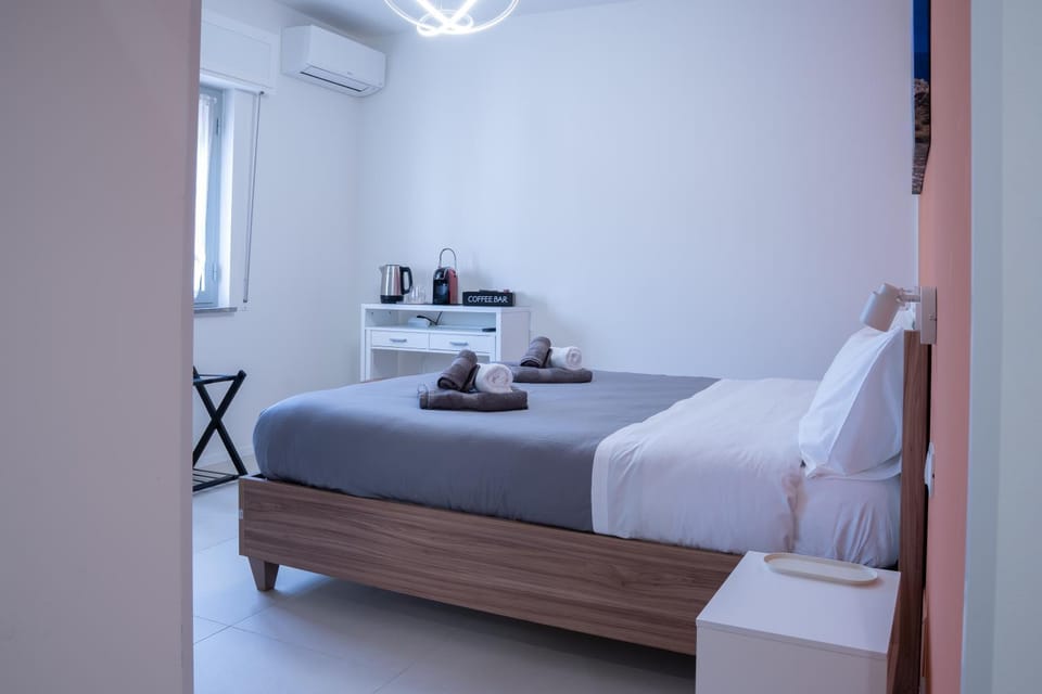 Bedroom, air conditioner