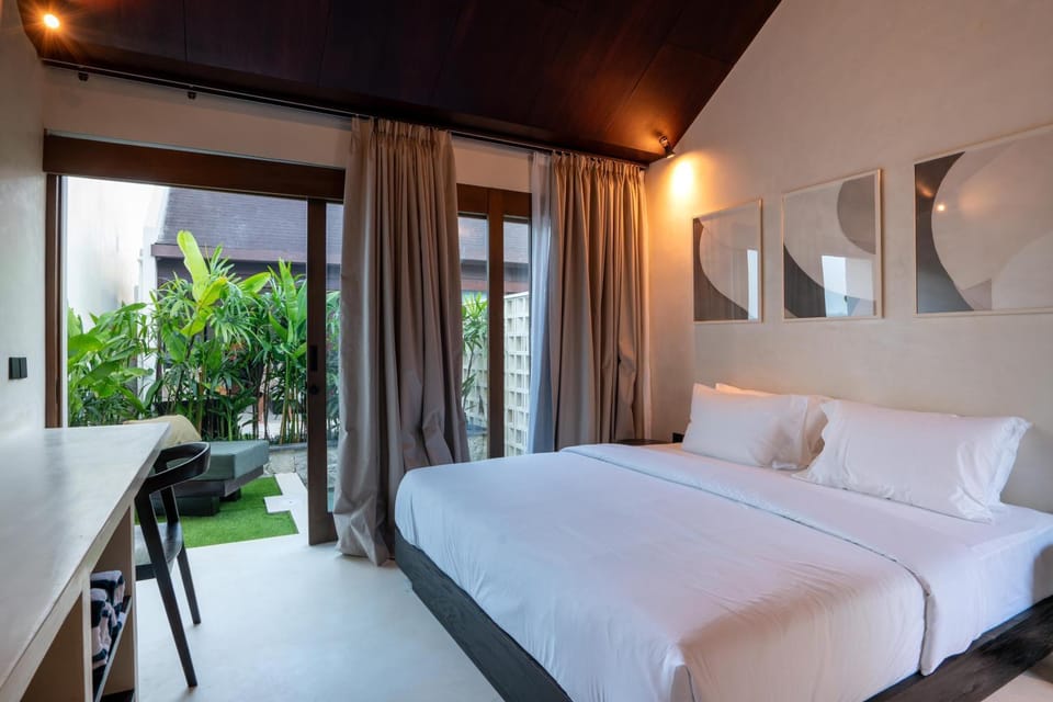 Bed, Photo of the whole room, Bedroom