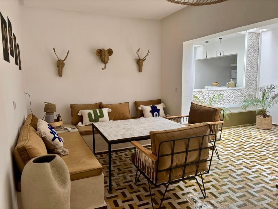 Living room, Seating area
