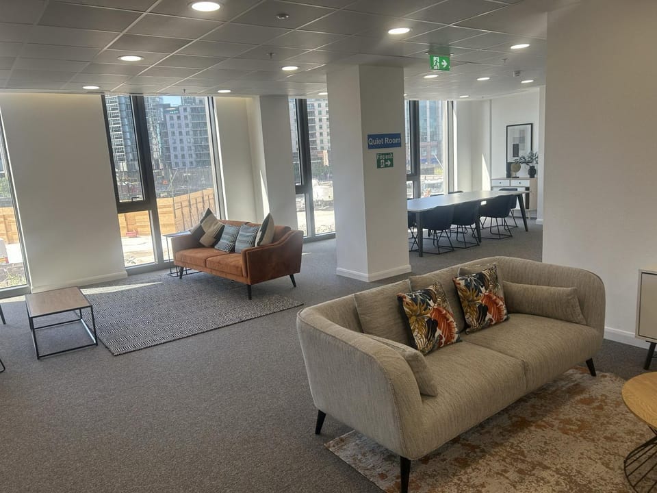 Communal lounge/ TV room
