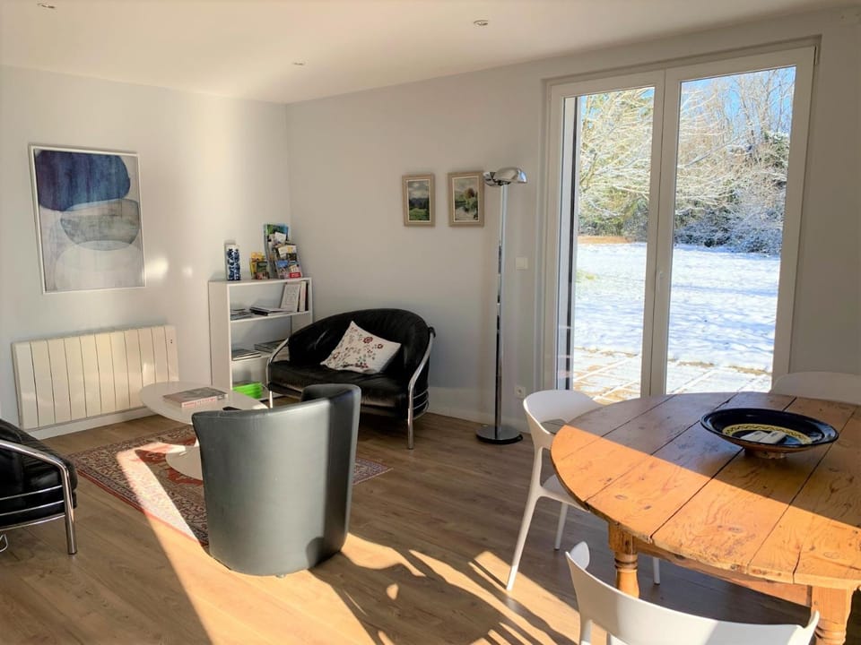 Living room, Seating area, Dining area, Garden view