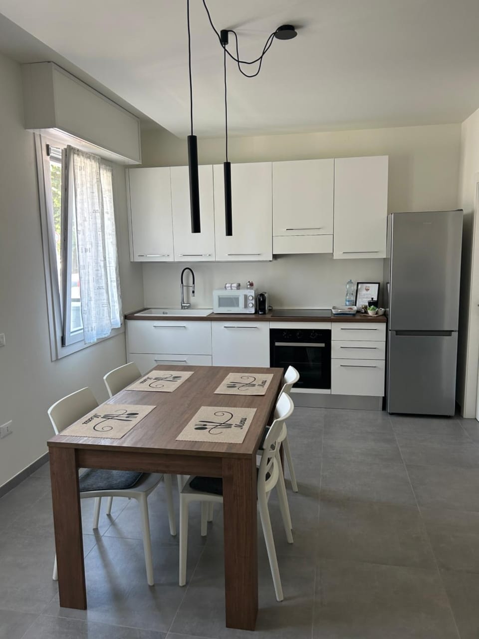 Kitchen or kitchenette, Dining area, dishwasher, oven, pet friendly, stove
