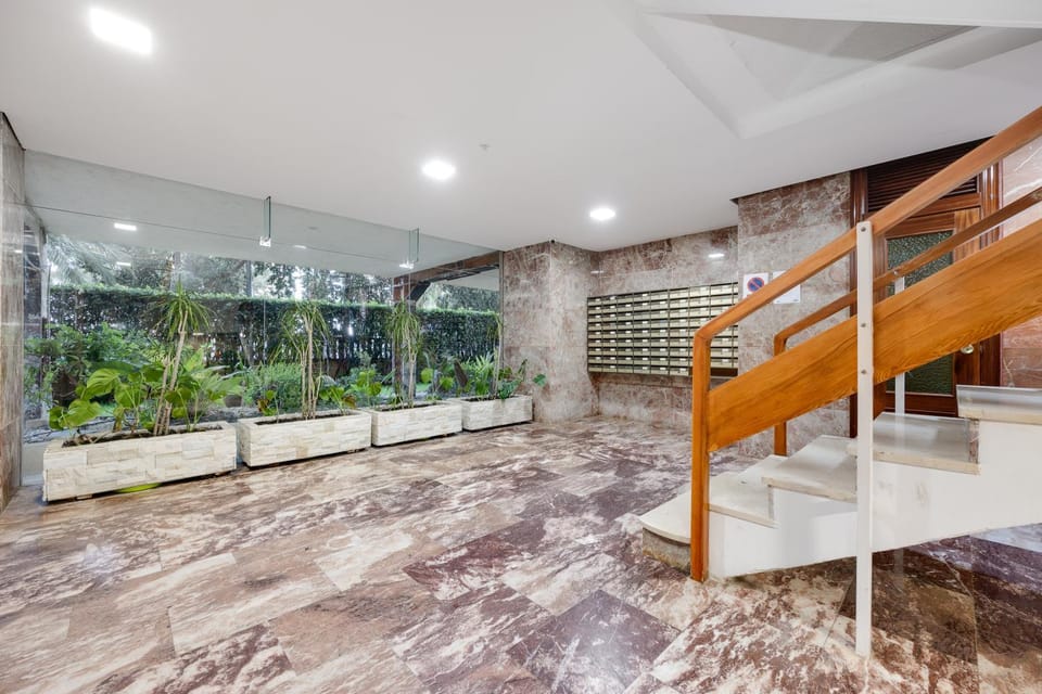 Lobby or reception, elevator, acessibility