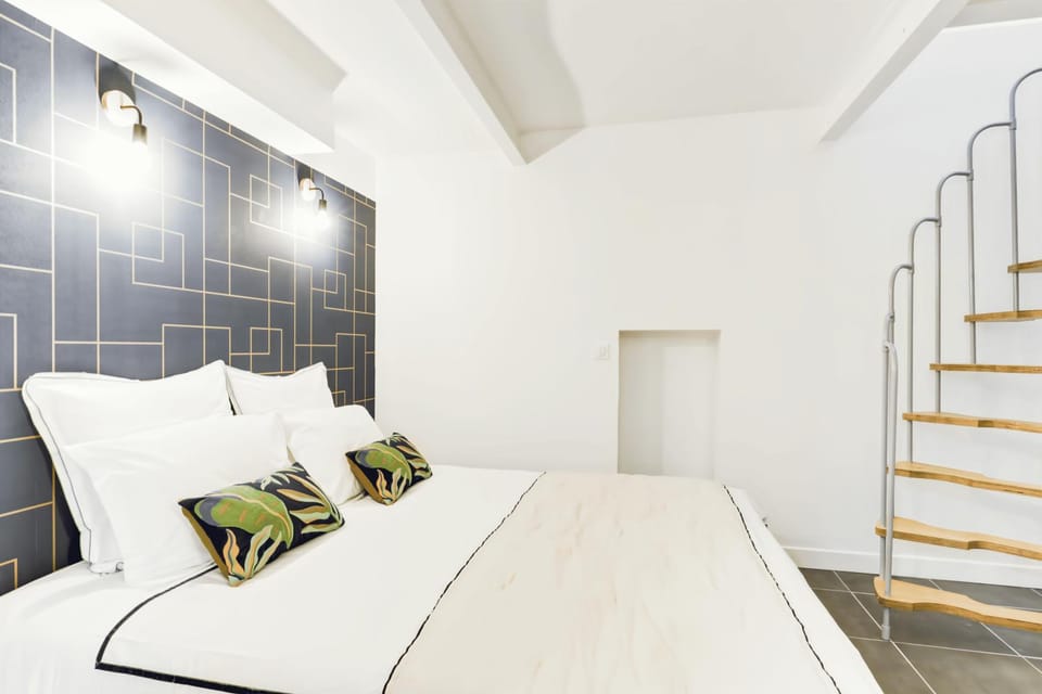 Bed, Night, Photo of the whole room, heating, heating