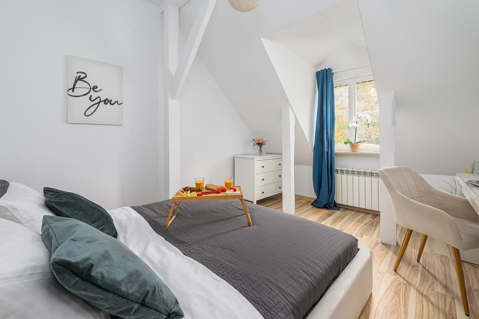 Bed, Photo of the whole room, Bedroom, internet
