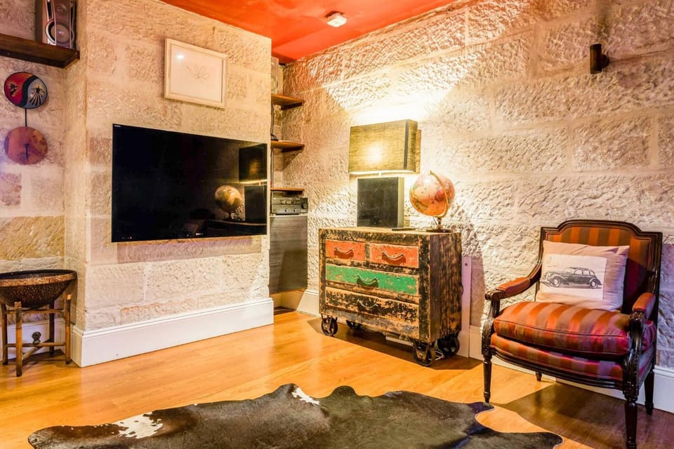 Communal lounge/ TV room, TV and multimedia, Living room