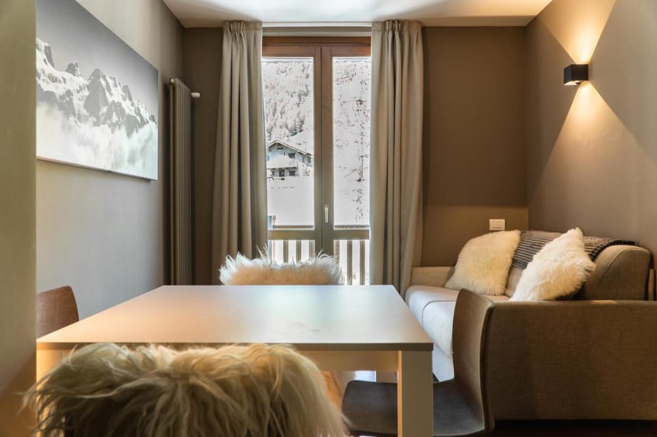 Bed, kitchen