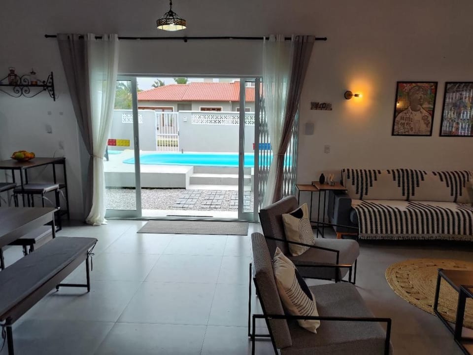 New house, with swimming pool 5 min from the beach on foot! House in Florianopolis