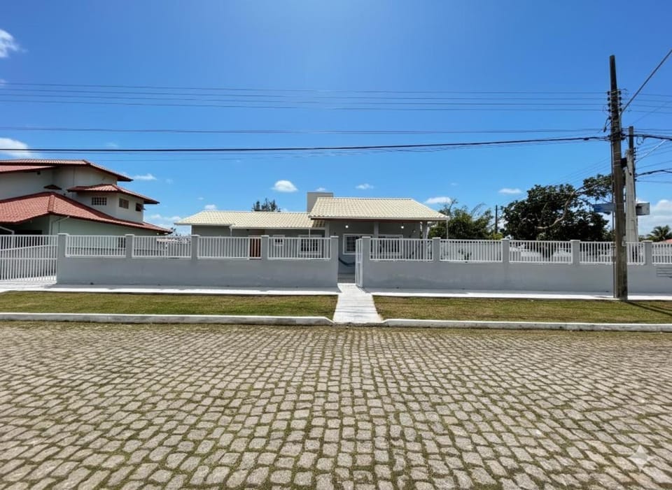New house, with swimming pool 5 min from the beach on foot! House in Florianopolis