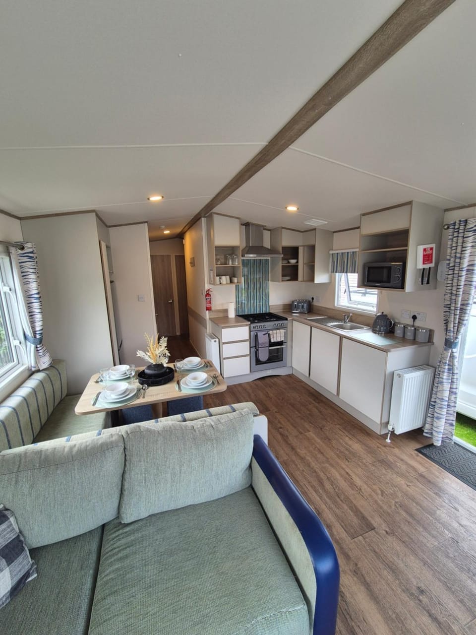 Kitchen or kitchenette, Seating area, Dining area, pet friendly