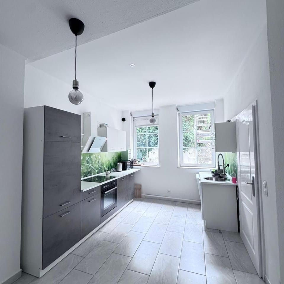 Kitchen or kitchenette, oven