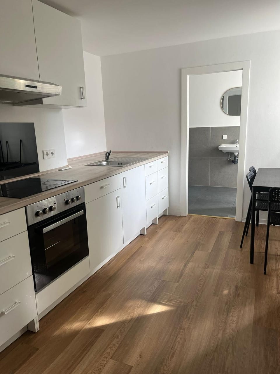Kitchen or kitchenette, Dining area, oven, stove