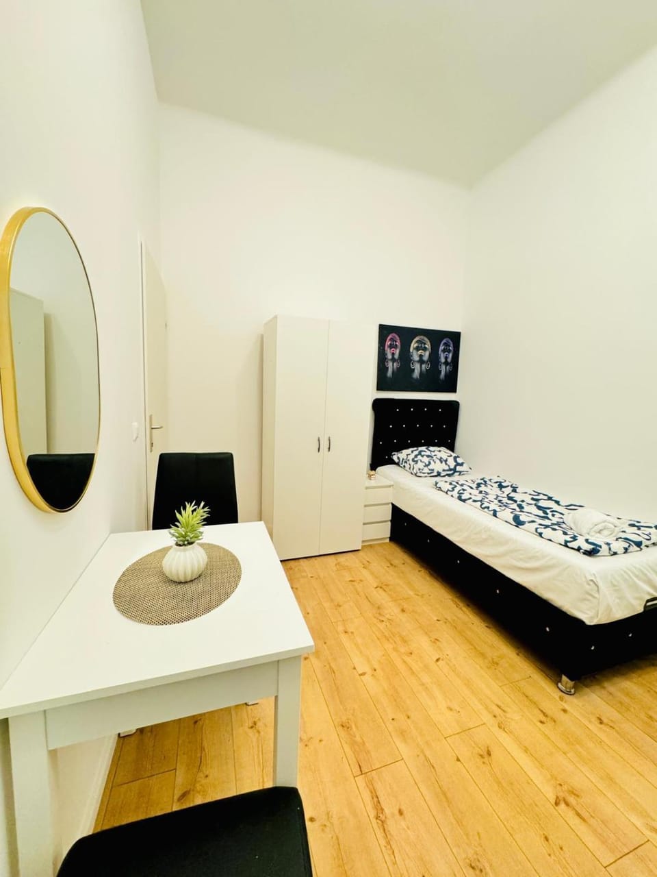Bed, Bedroom, wardrobe