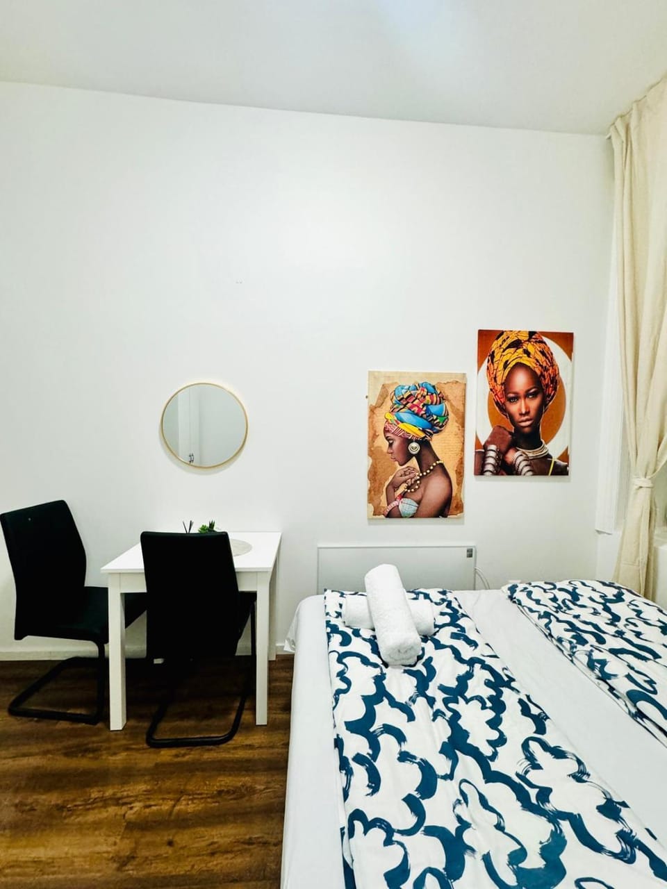 Property building, Bed, Decorative detail, Bedroom