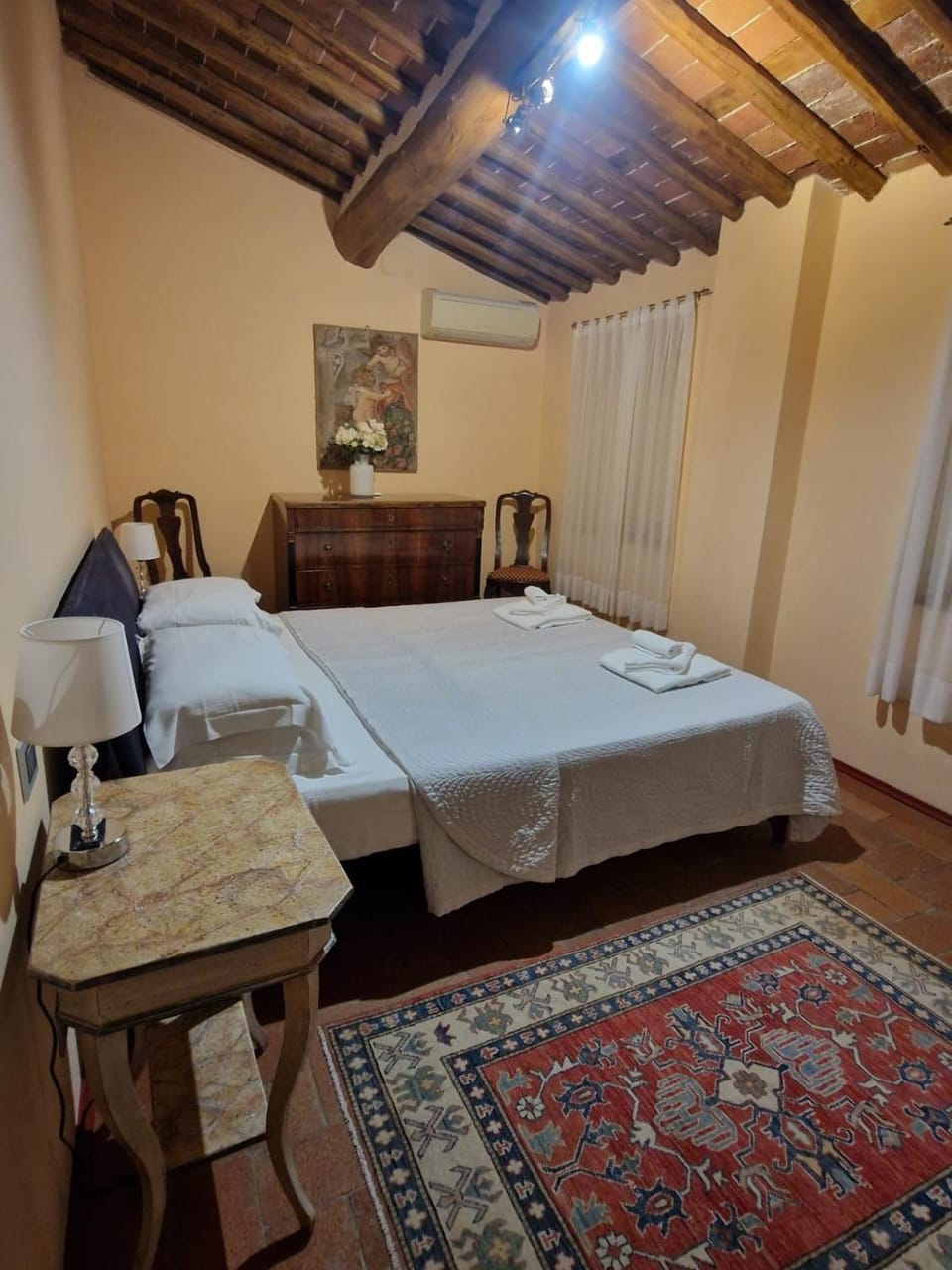 Bed, Photo of the whole room, Bedroom, air conditioner
