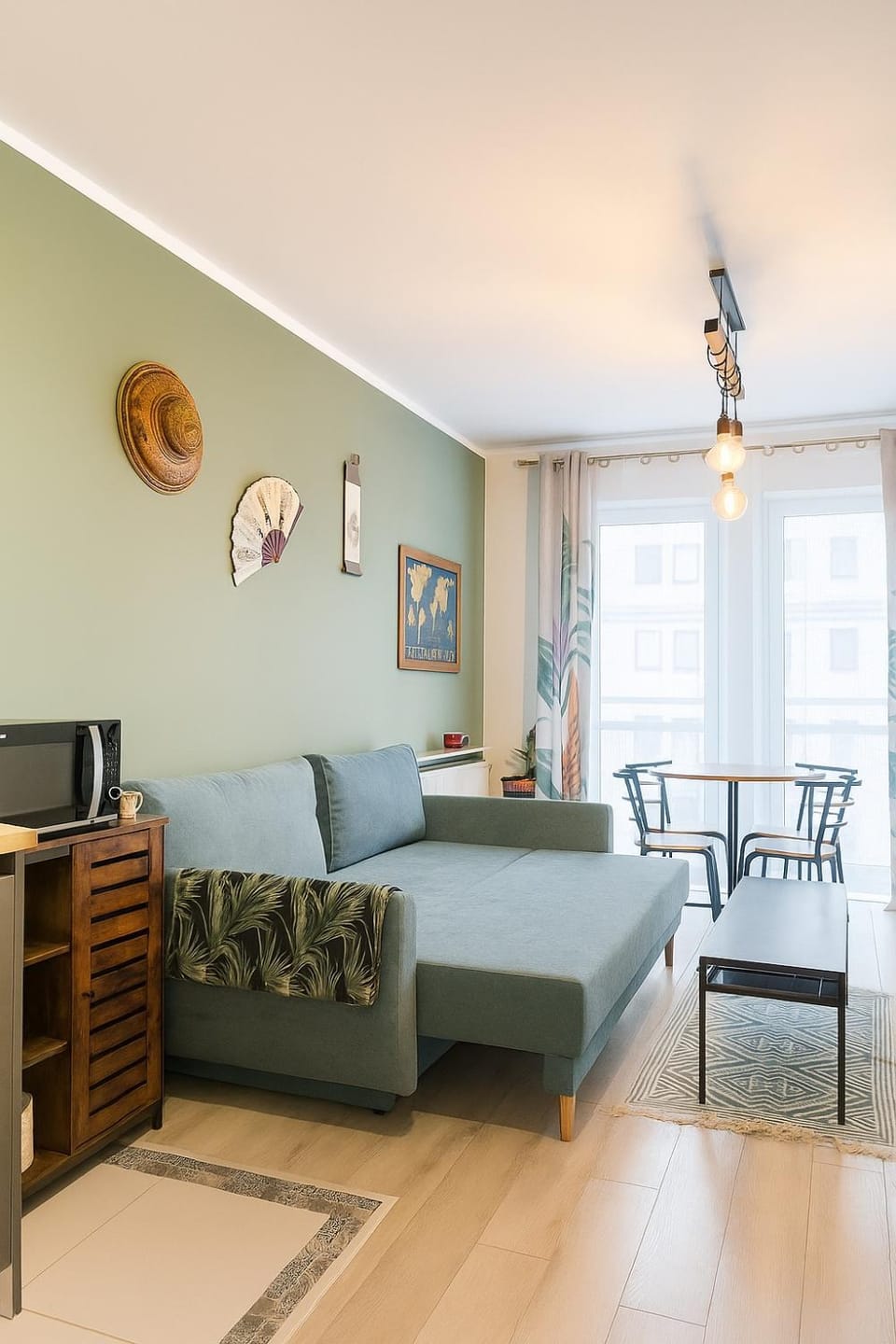 Bed, TV and multimedia, Living room, Seating area, Dining area