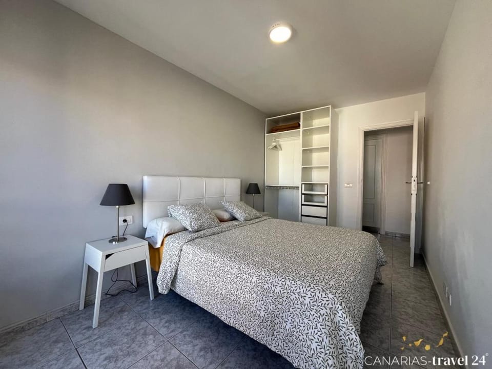 Bed, Photo of the whole room, Bedroom, wardrobe