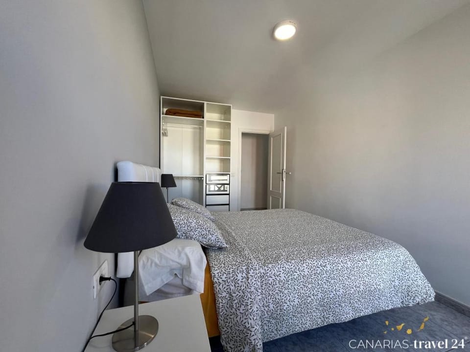 Bed, Photo of the whole room, Bedroom, wardrobe