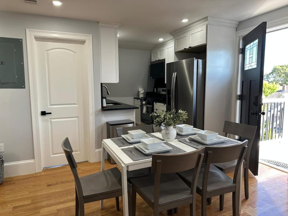 85c Brand new 3BRWalk to Transit, near Boston Apartment in Quincy