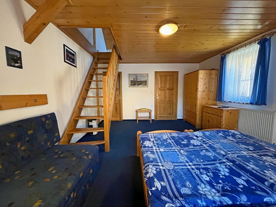 Bed, Living room, Photo of the whole room
