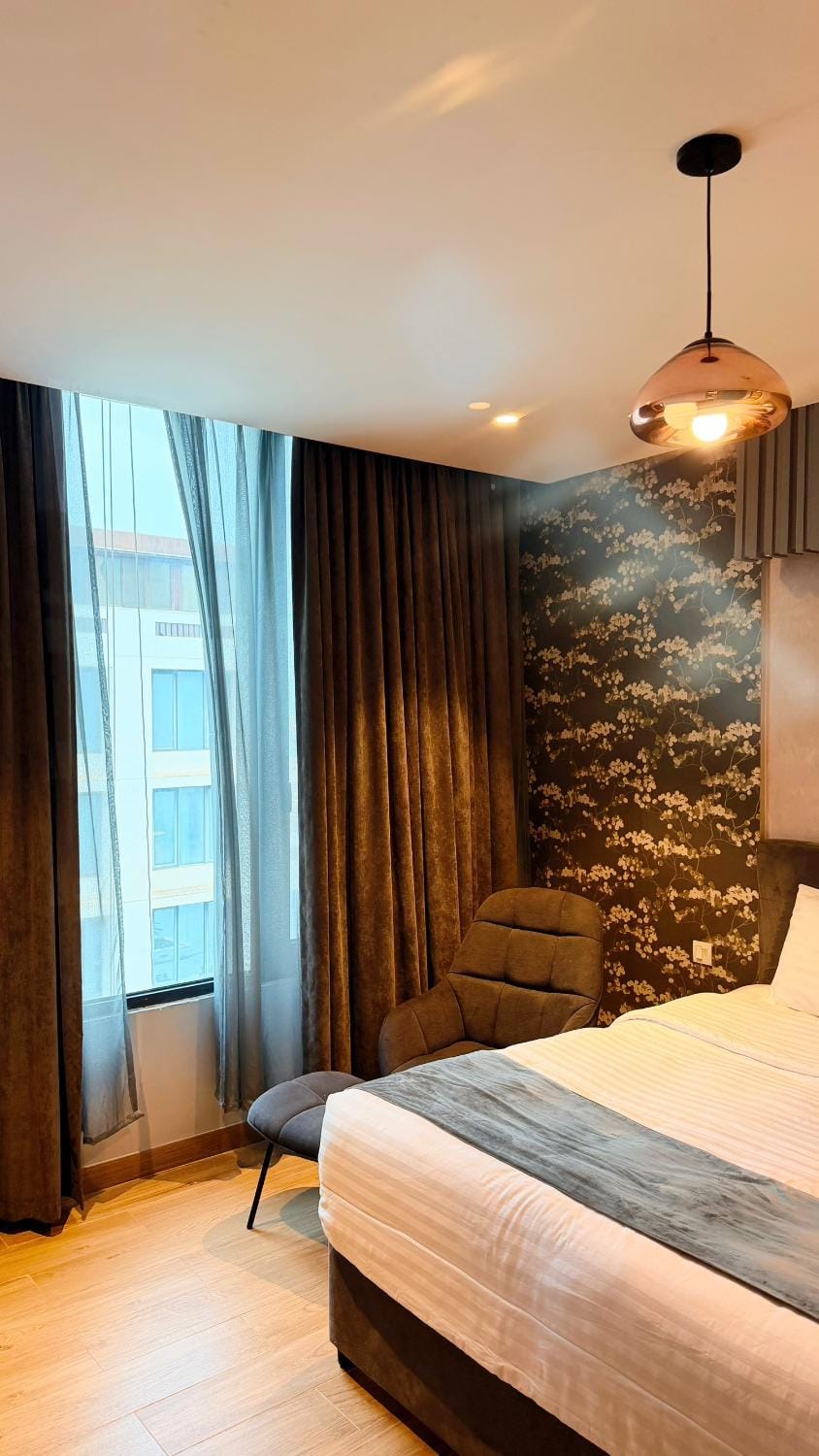 Bed, Night, View (from property/room), Bedroom