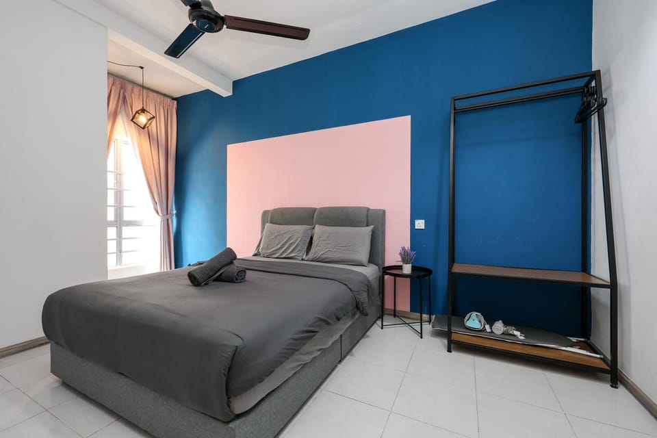 Bed, Photo of the whole room, Bedroom, Family, Family