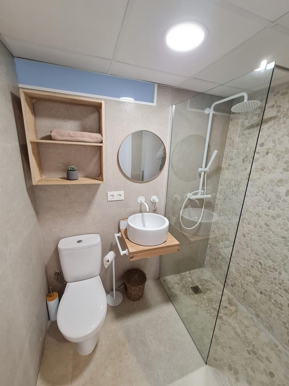 Shower, Bathroom, towels