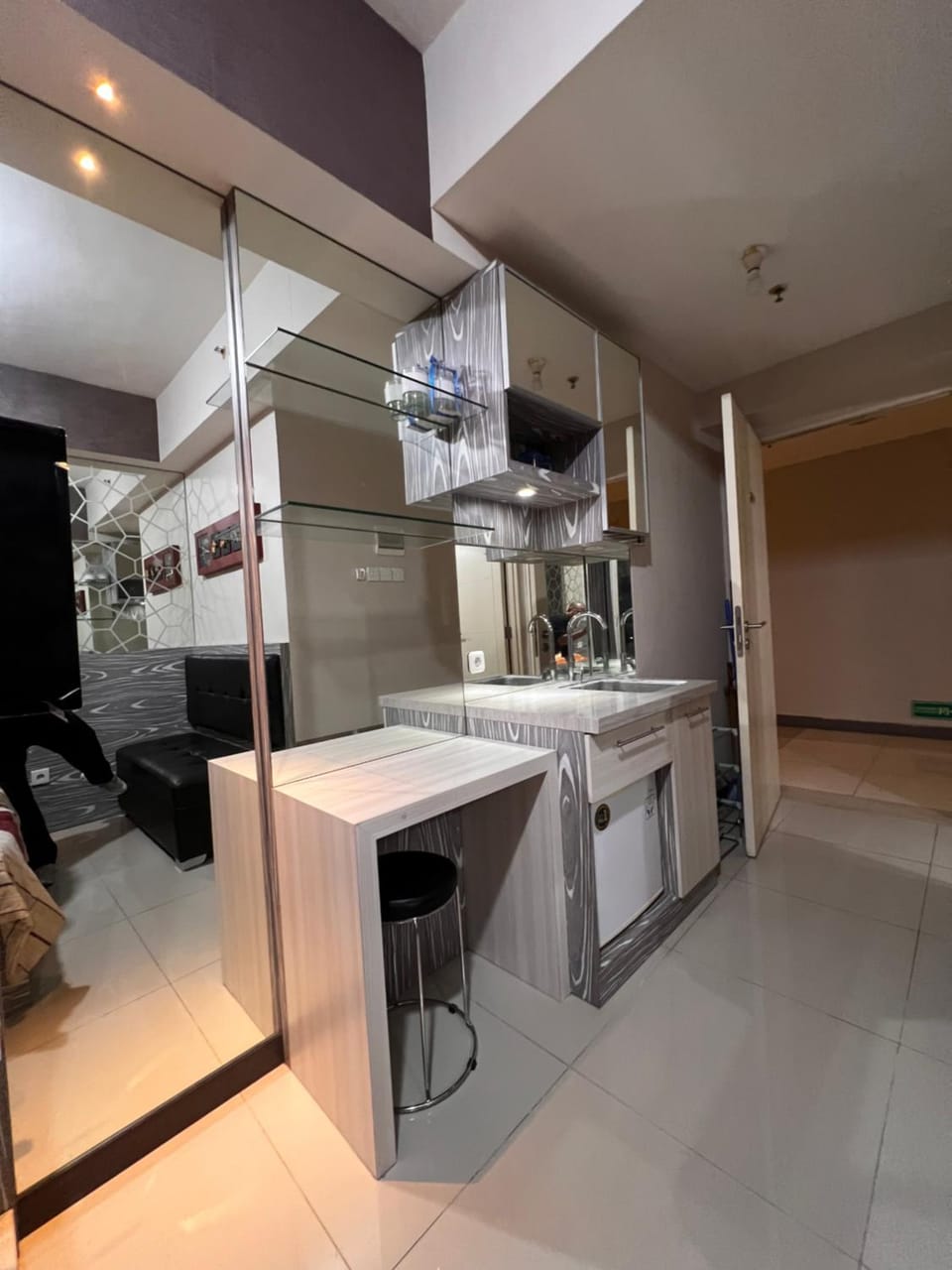 Kitchen or kitchenette