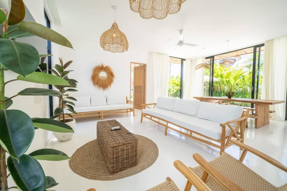 Living room, Photo of the whole room, Seating area, Dining area