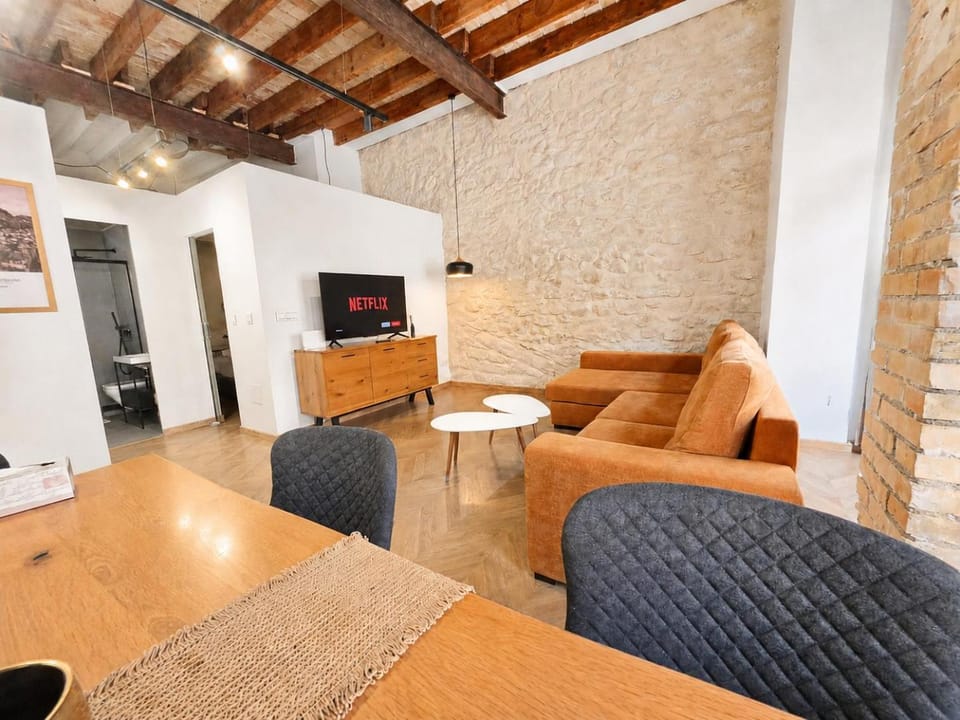 TV and multimedia, Dining area