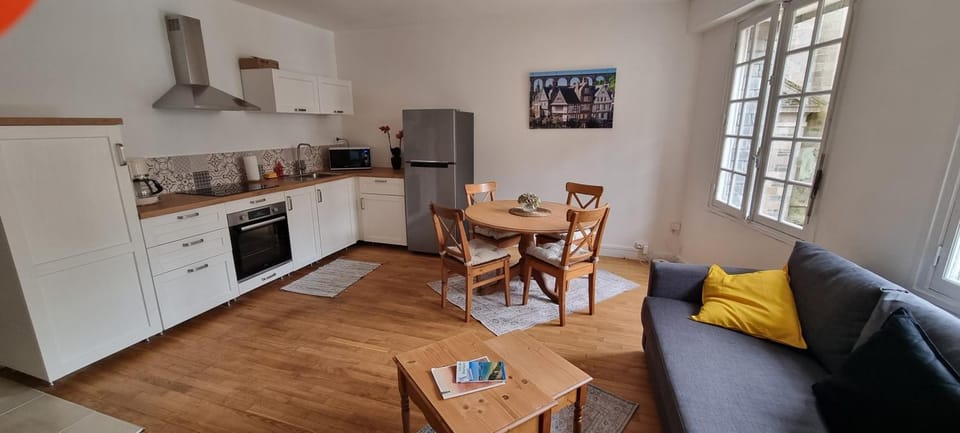 Kitchen or kitchenette, Living room, Dining area, oven, stove, toaster