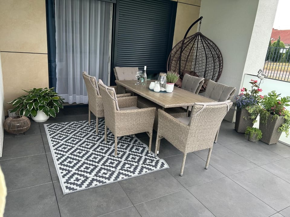 Balcony/Terrace, Balcony/Terrace