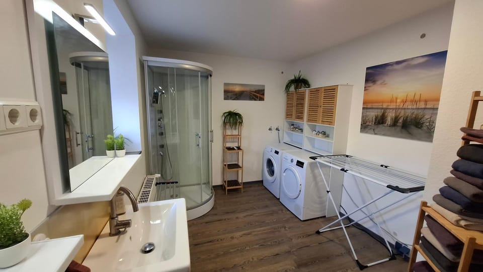 Shower, Toilet, Bathroom, washing machine, dryer