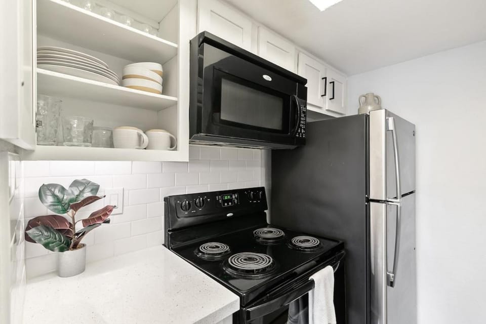 Urban Ember with King Bed Apartment in Dallas