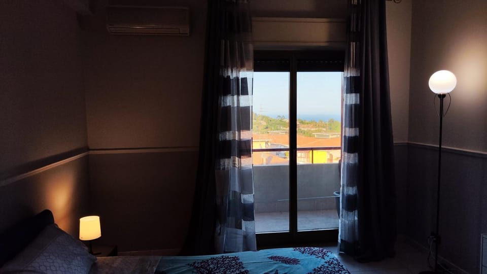 Bed, View (from property/room), Balcony/Terrace, Photo of the whole room, Bedroom