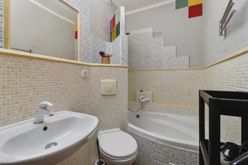 Property building, Off site, Bathroom