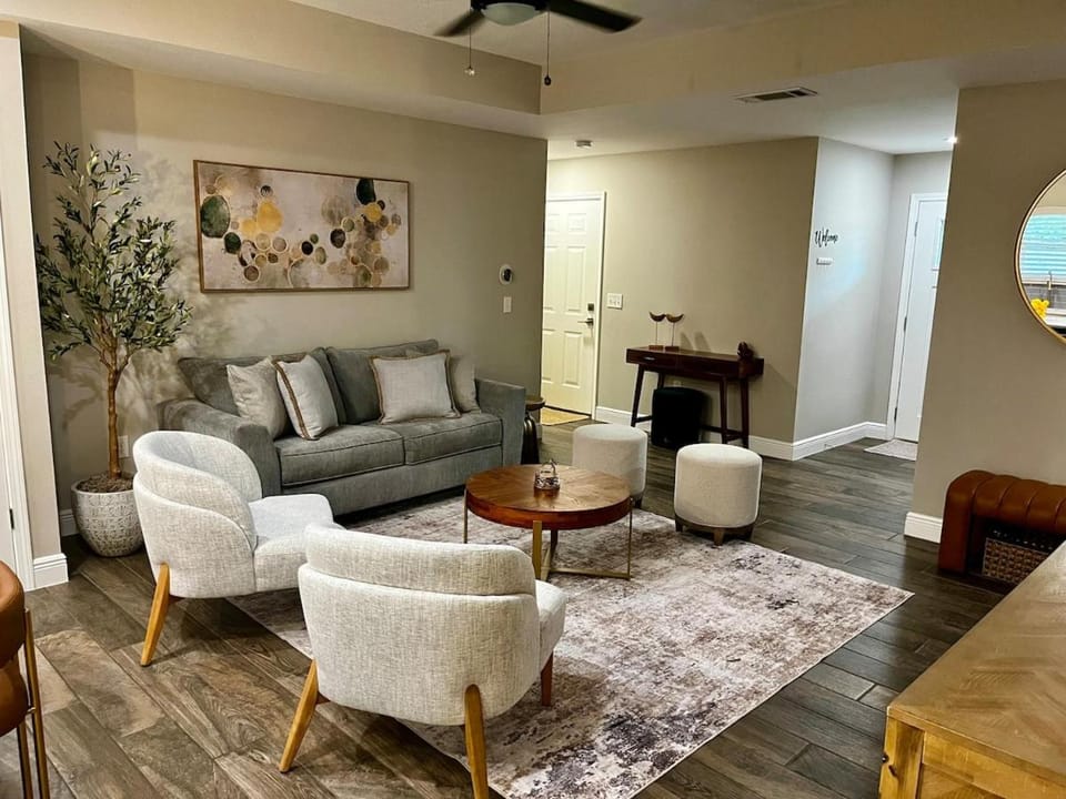 Living room, Seating area, fireplace
