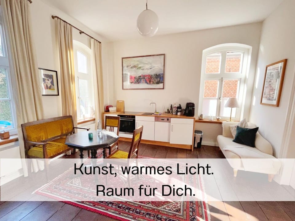 Kitchen or kitchenette, Living room, Seating area, Dining area, kitchen, kitchen