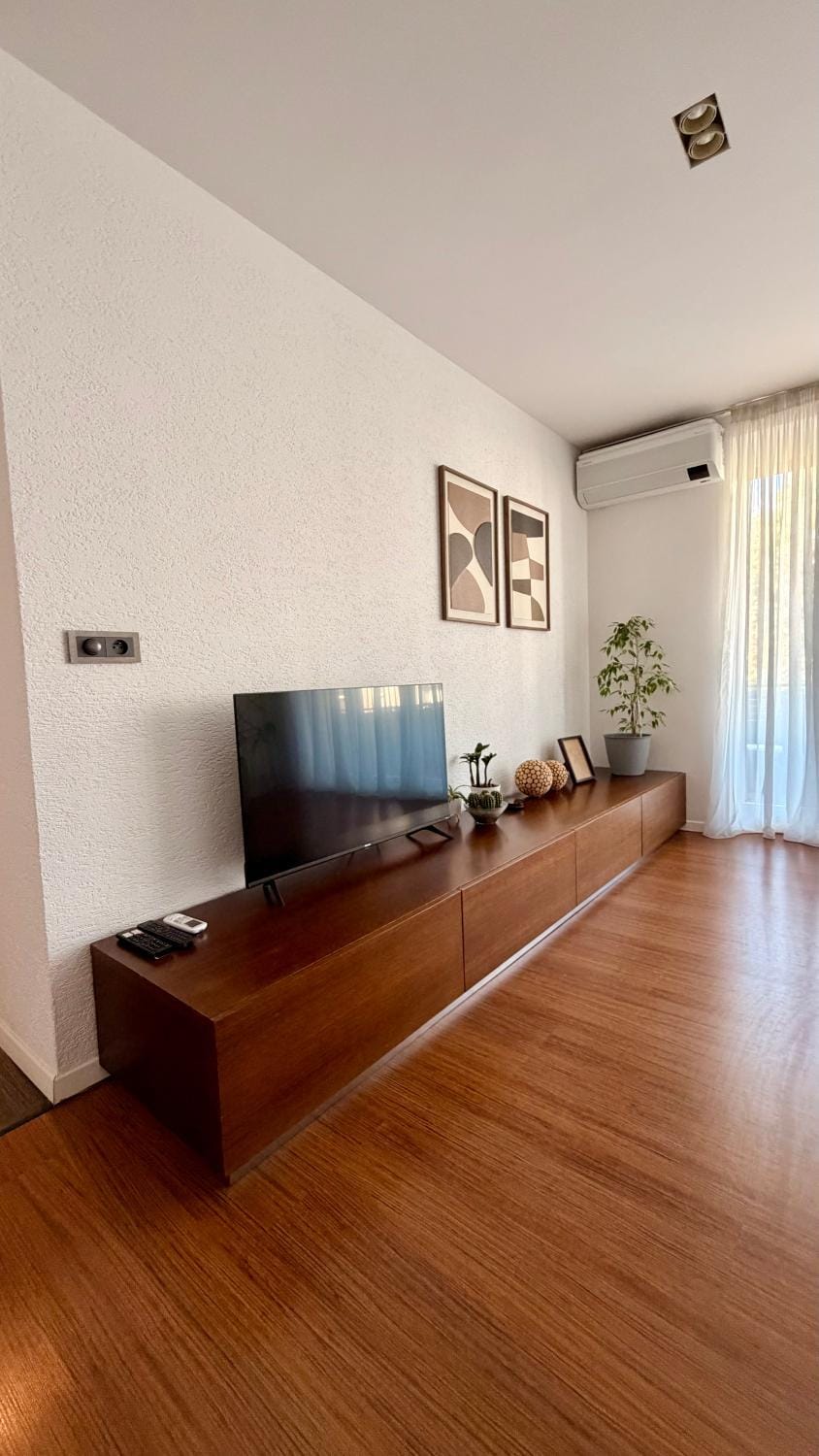 Communal lounge/ TV room, TV and multimedia, Evening entertainment, air conditioner