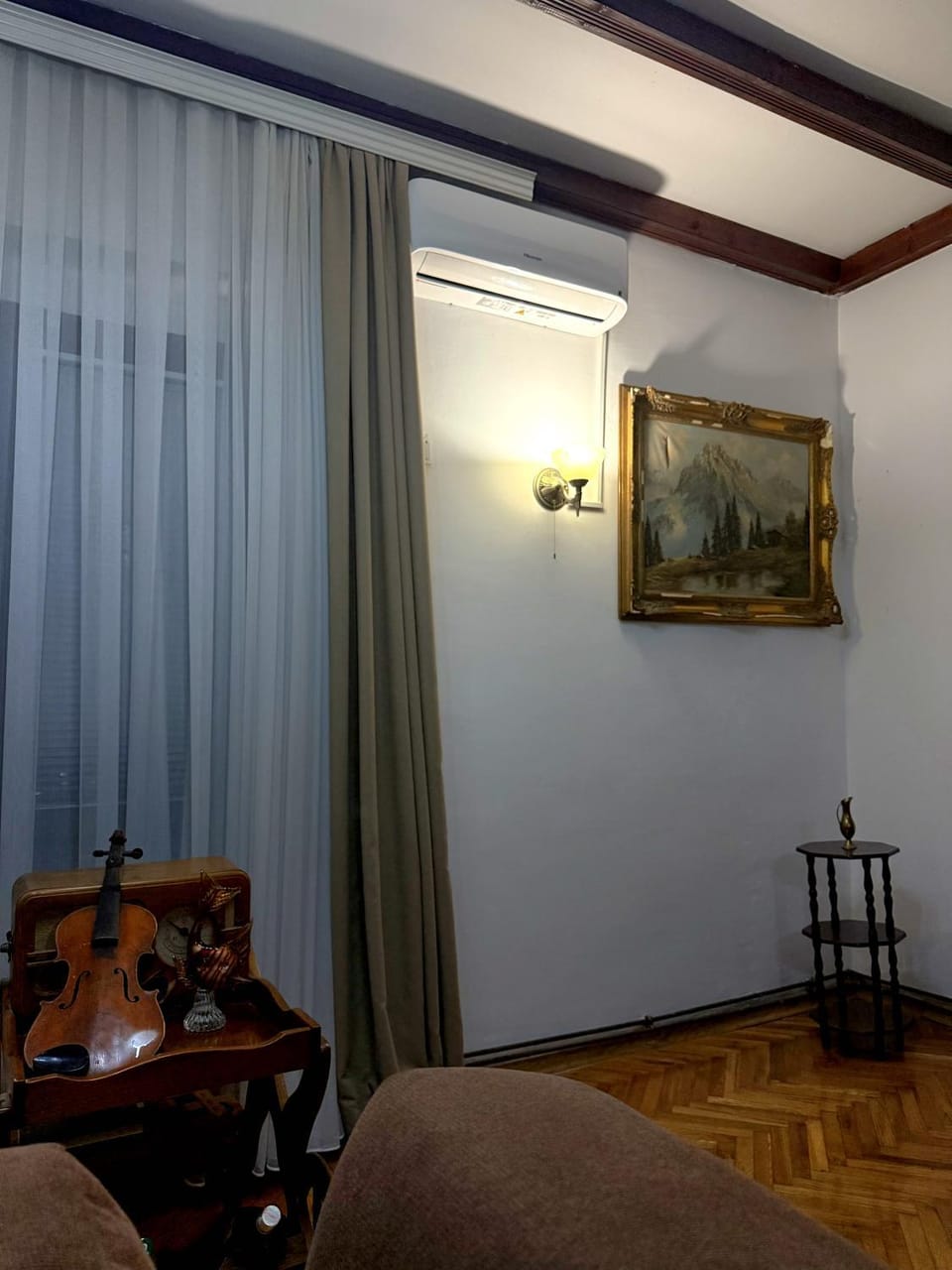 Living room, Decorative detail, Seating area