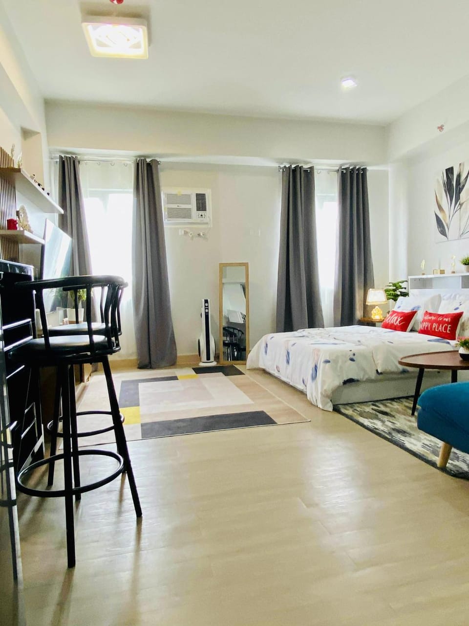 Bed, Photo of the whole room, air conditioner
