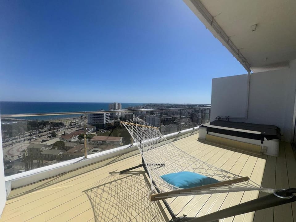 Stunning Penthouse with Sea and City View Apartment in Larnaca