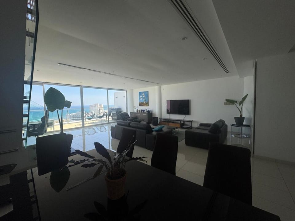 Stunning Penthouse with Sea and City View Apartment in Larnaca