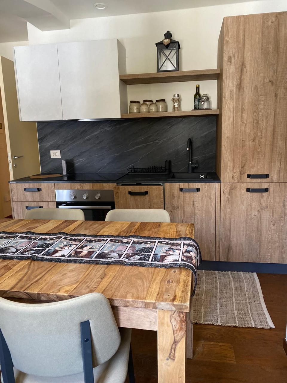 Kitchen or kitchenette, Dining area, oven, pet friendly, stove
