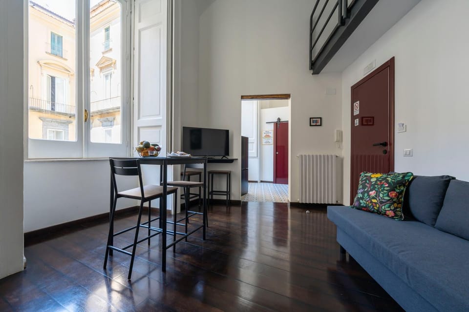 TV and multimedia, Living room, Seating area, Dining area
