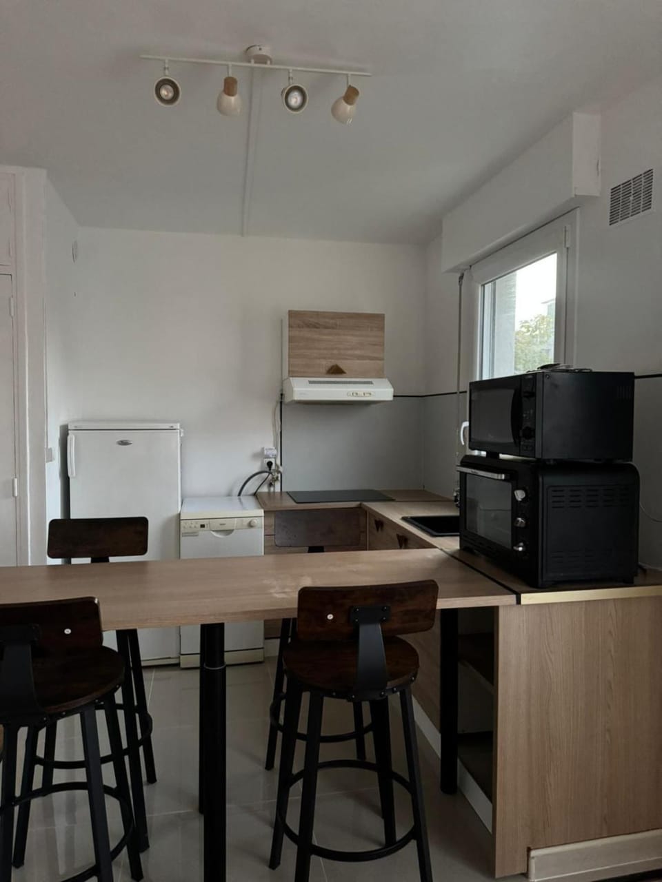 Courbevoie Apartment - HBA Apartment in Courbevoie